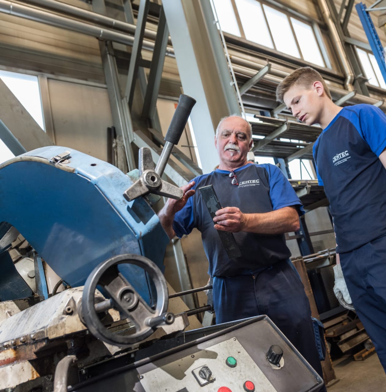 Técnicos CEMTEC — servicio de precisión